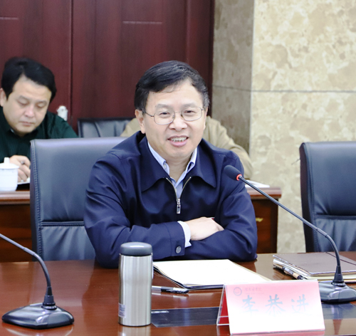 李恭进还就学校有关大学生思想政治教育,临床教学和学生行为规范管理